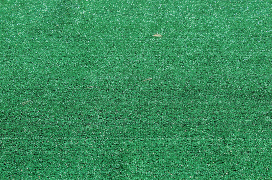 Luxurious Emerald Green 6' x 8' Artificial Grass Turf Rug - Perfect Lawn Look, No Maintenance Needed!